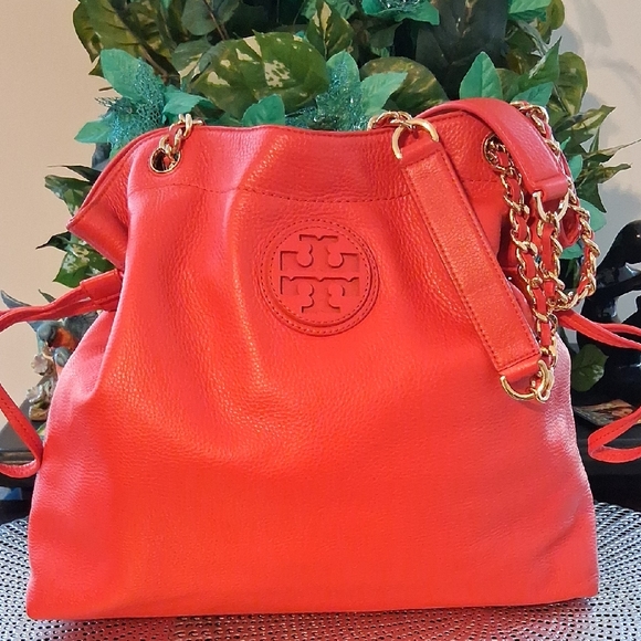 Tory Burch Handbags - Tory Burch Vibrant Orange Shoulder Bag